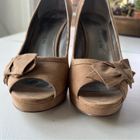 Marc Fisher Manila Suede peep toe size 9.5 - Picture 4 of 12